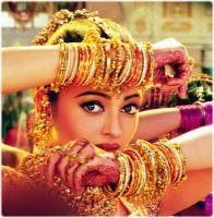 Aishwarya Rai wearing beautiful Indian jewelry