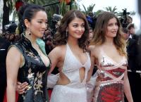 Aishwarya Rai with other two actresses