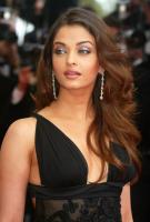 Aishwarya Rai in black dress and with her sexy layered hair