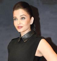 Aishwarya trendy updo photo